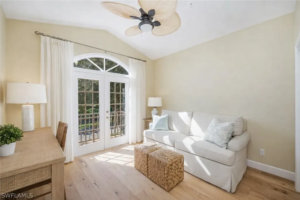 611 10th Avenue S Naples FL 34102