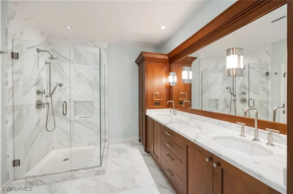 611 10th Avenue S Naples FL 34102