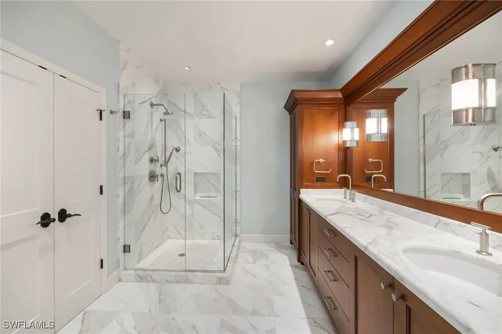 611 10th Avenue S Naples FL 34102