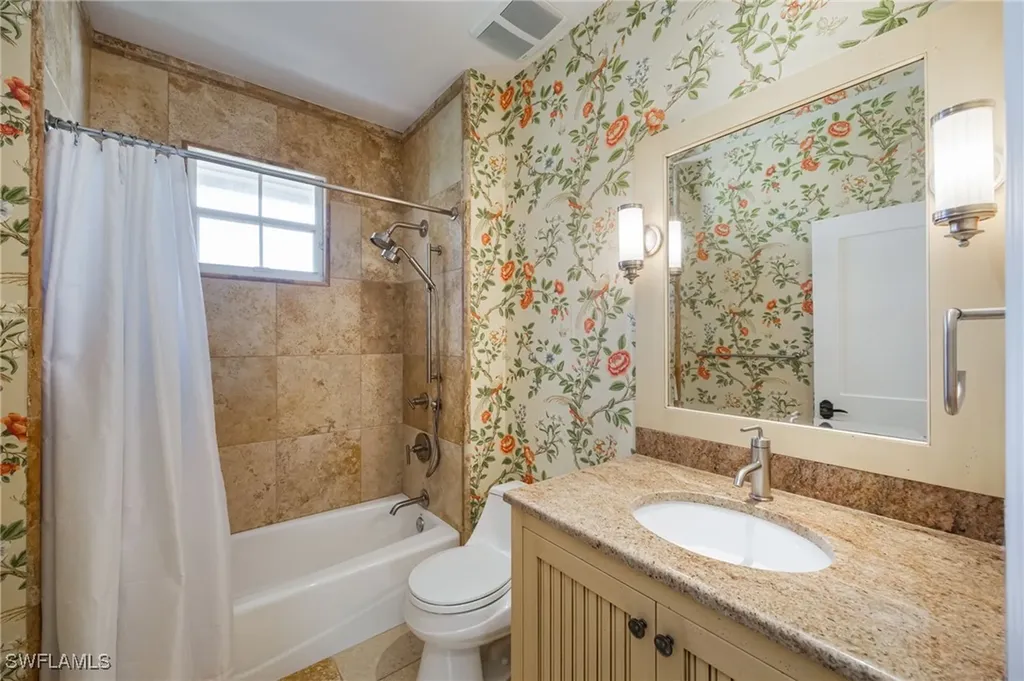611 10th Avenue S Naples FL 34102