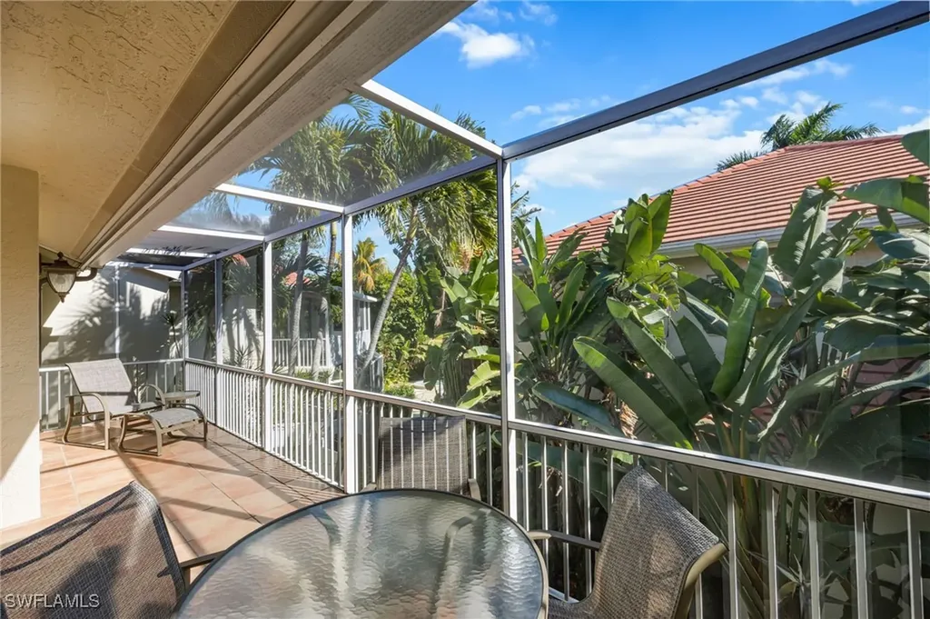 611 10th Avenue S Naples FL 34102
