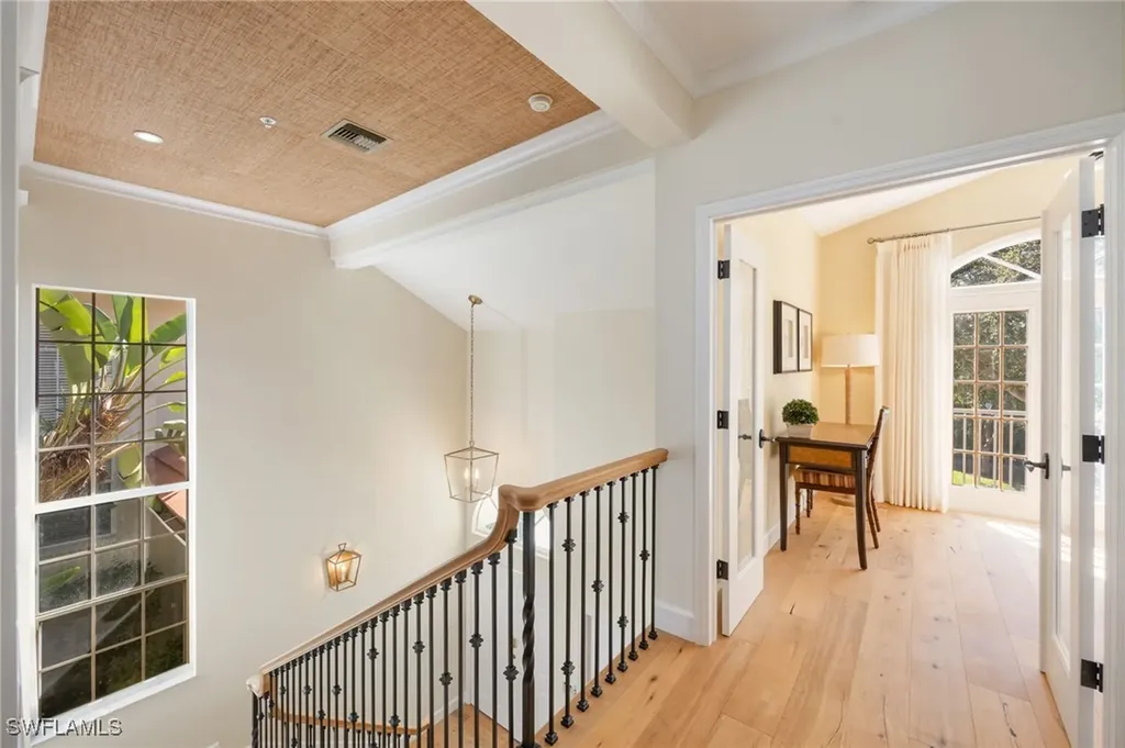 611 10th Avenue S Naples FL 34102