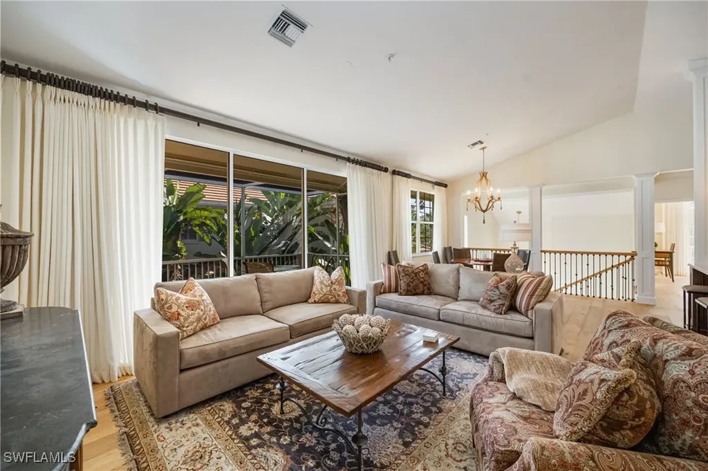 611 10th Avenue S Naples FL 34102