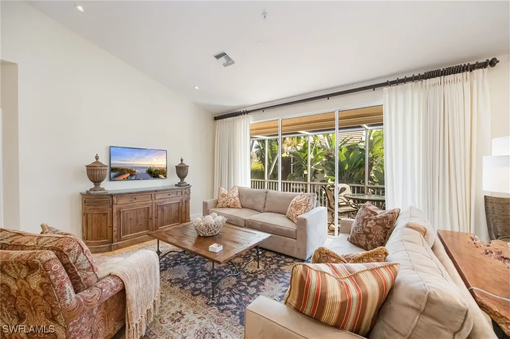 611 10th Avenue S Naples FL 34102