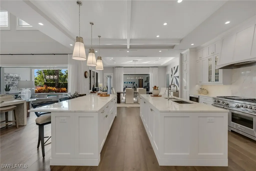 2025 Crayton Road Naples FL 34102