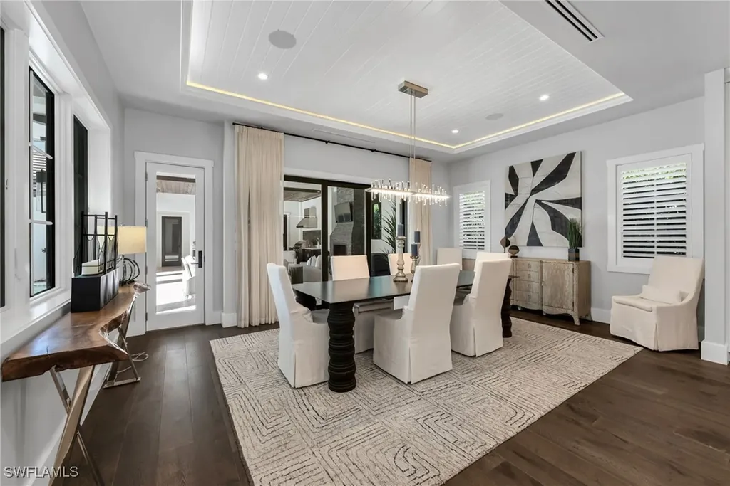 2025 Crayton Road Naples FL 34102