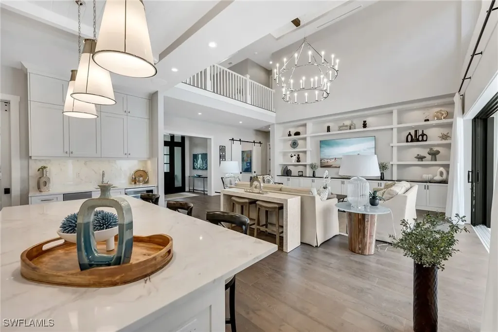 2025 Crayton Road Naples FL 34102