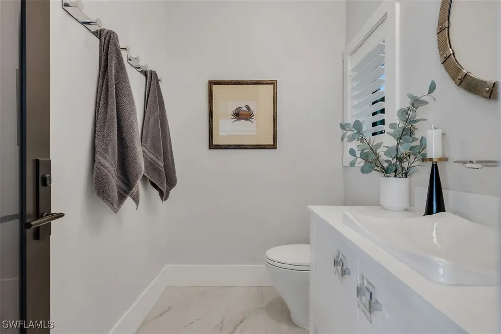 2025 Crayton Road Naples FL 34102