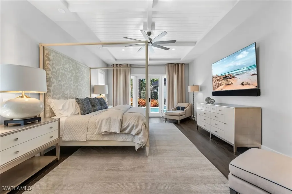 2025 Crayton Road Naples FL 34102