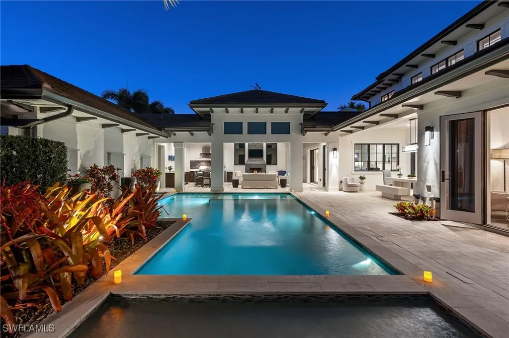 2025 Crayton Road Naples FL 34102