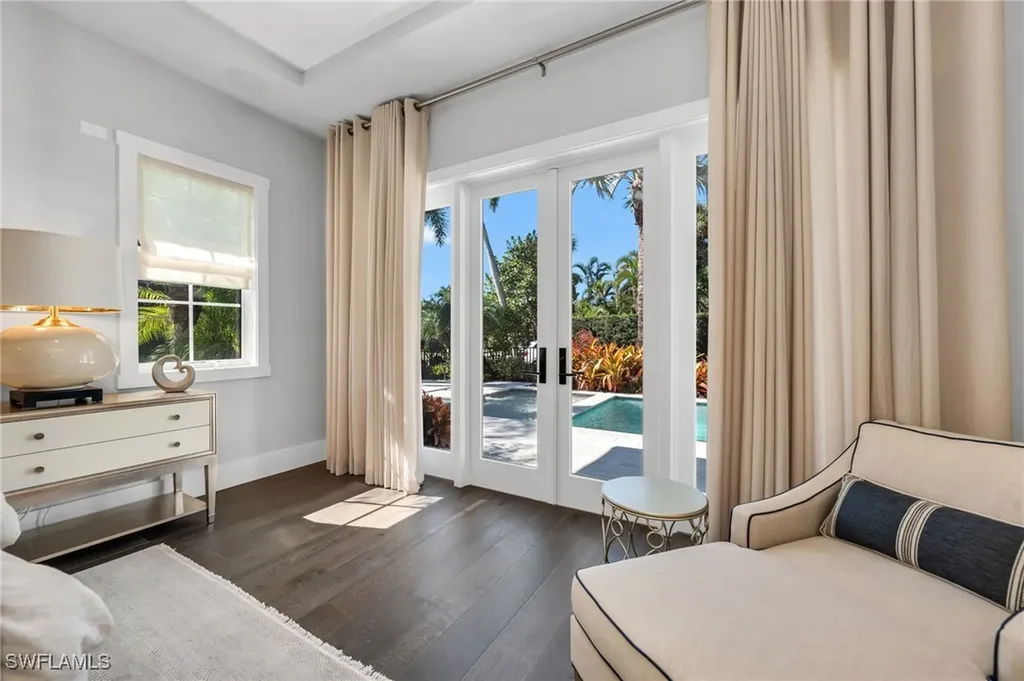 2025 Crayton Road Naples FL 34102