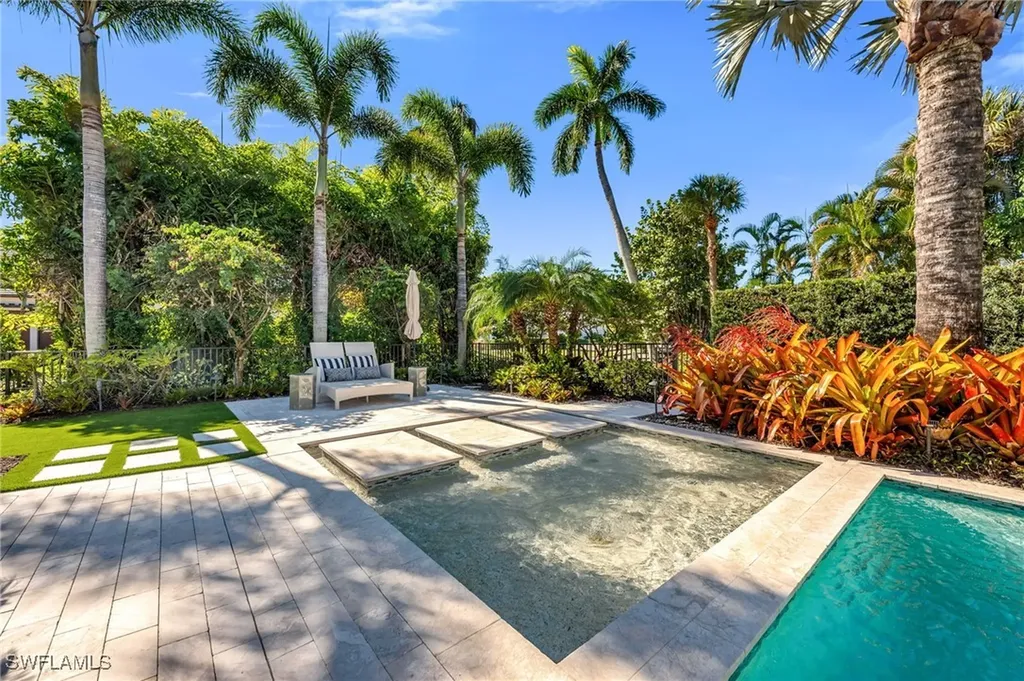 2025 Crayton Road Naples FL 34102