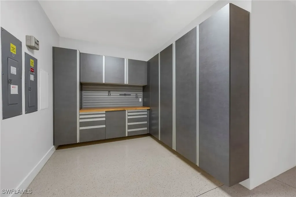 2025 Crayton Road Naples FL 34102