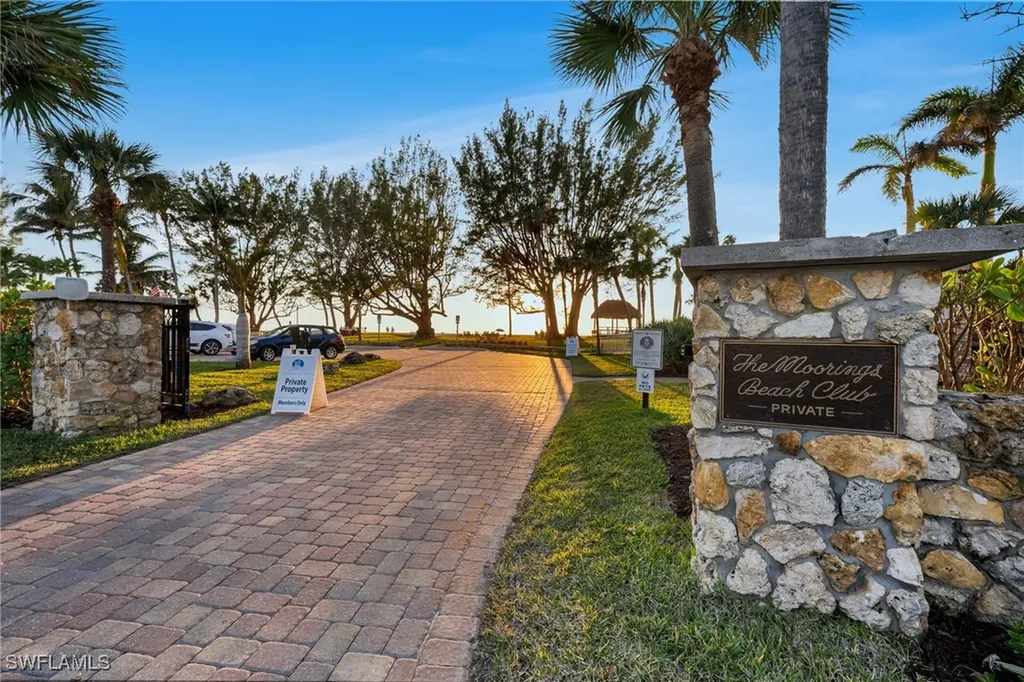2025 Crayton Road Naples FL 34102