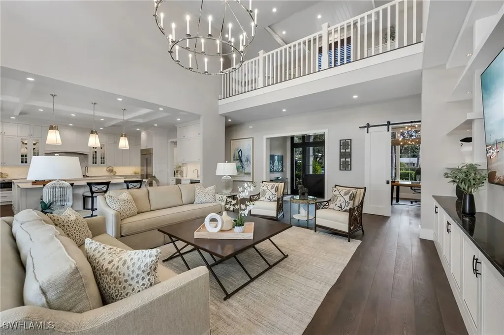 2025 Crayton Road Naples FL 34102