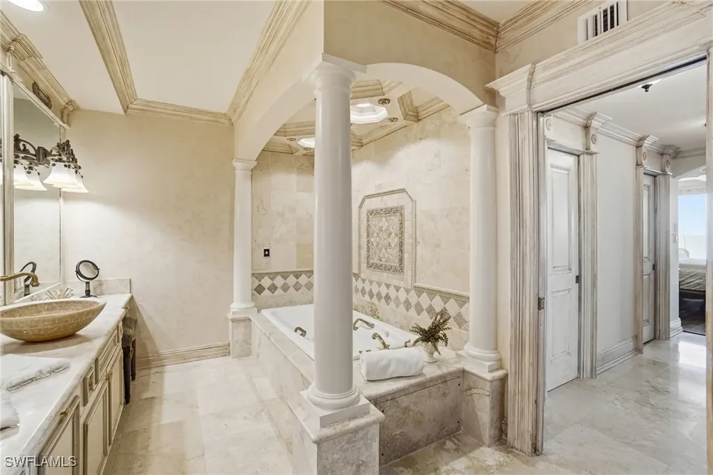 4301 Gulf Shore Boulevard N Naples FL 34103