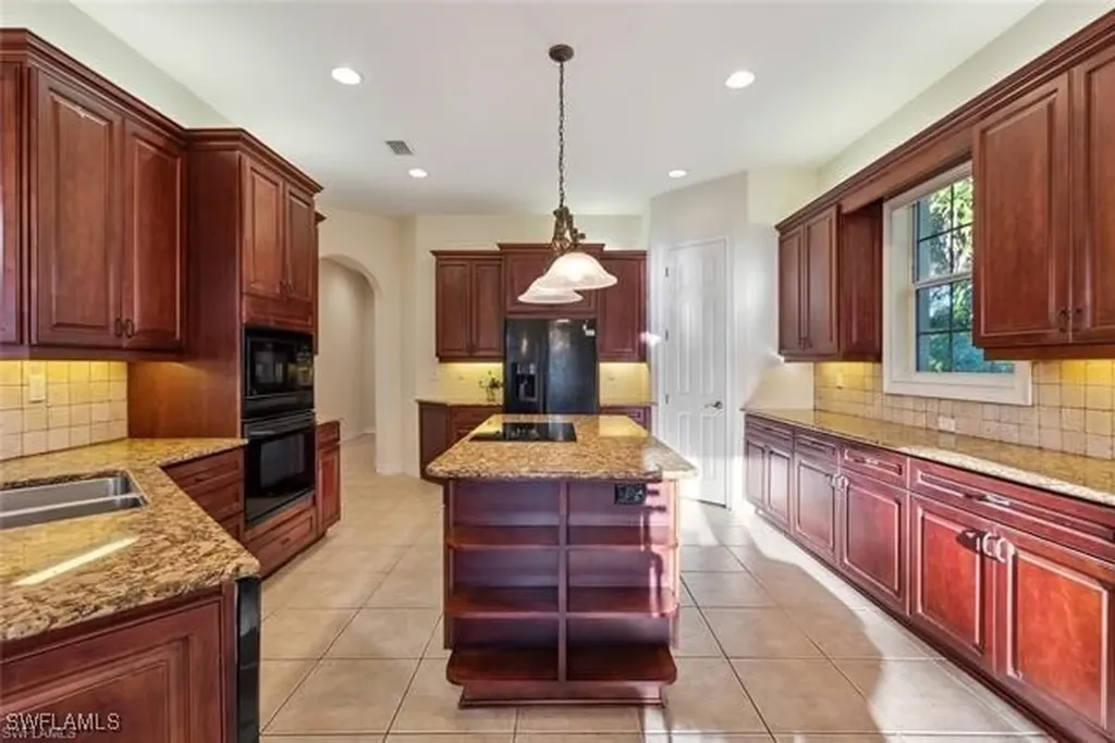 3155 Santorini Court Naples FL 34119