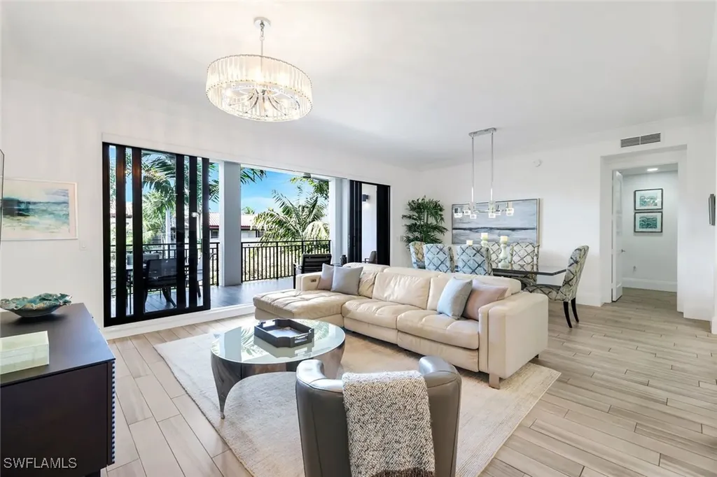 1035 3rd Avenue S Naples FL 34102