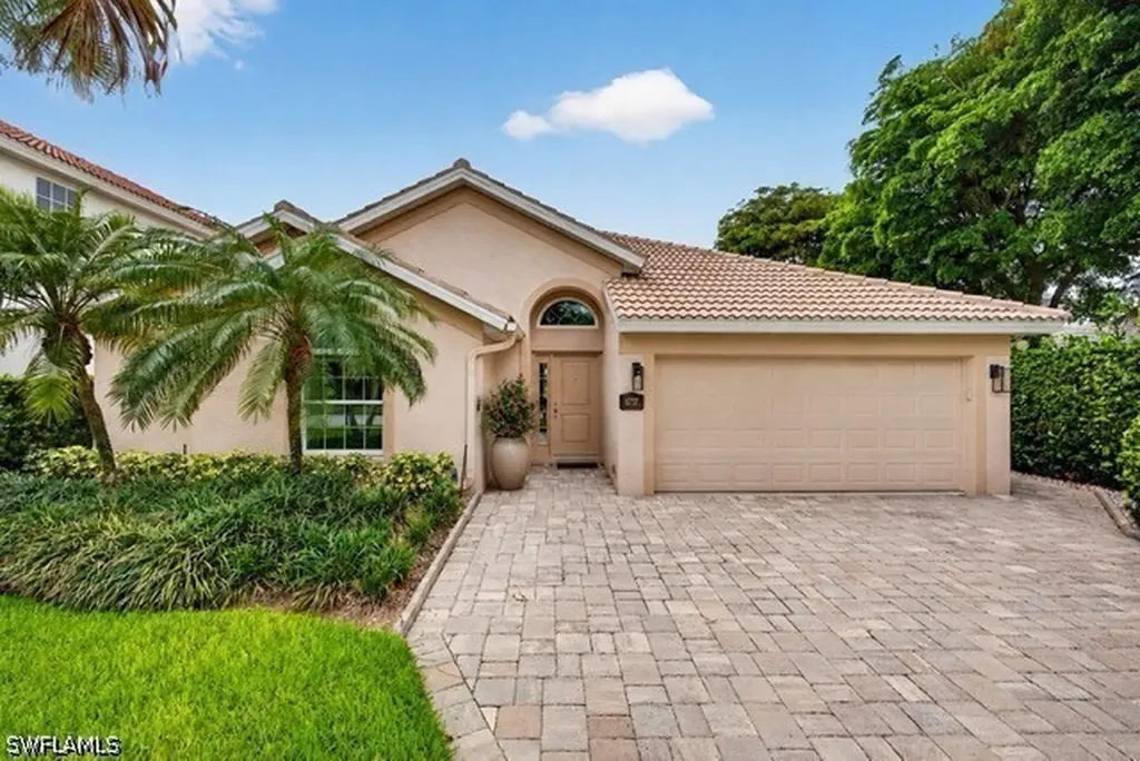 6737 Autumn Woods Boulevard Naples FL 34109