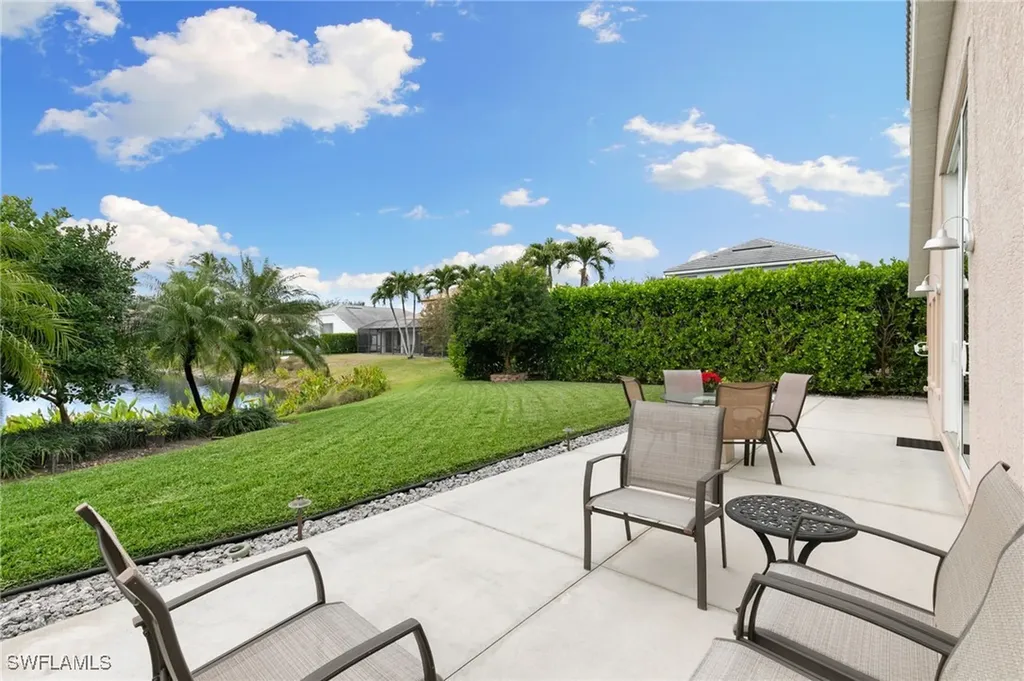 6737 Autumn Woods Boulevard Naples FL 34109