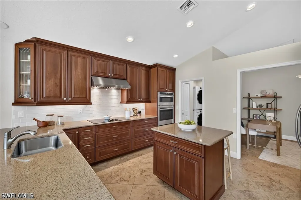 6737 Autumn Woods Boulevard Naples FL 34109