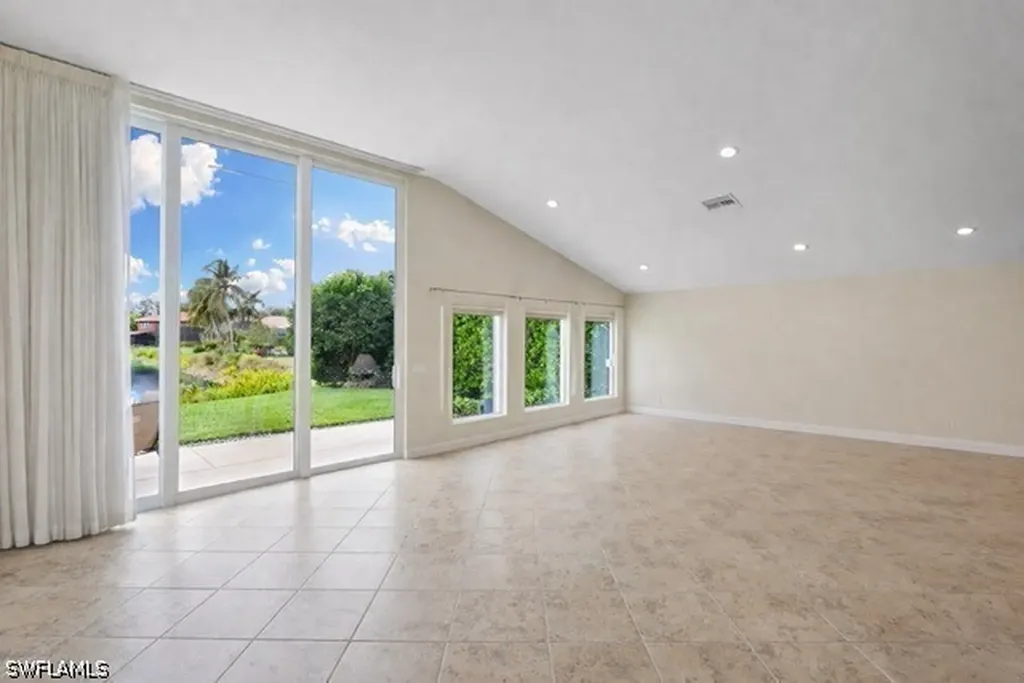 6737 Autumn Woods Boulevard Naples FL 34109