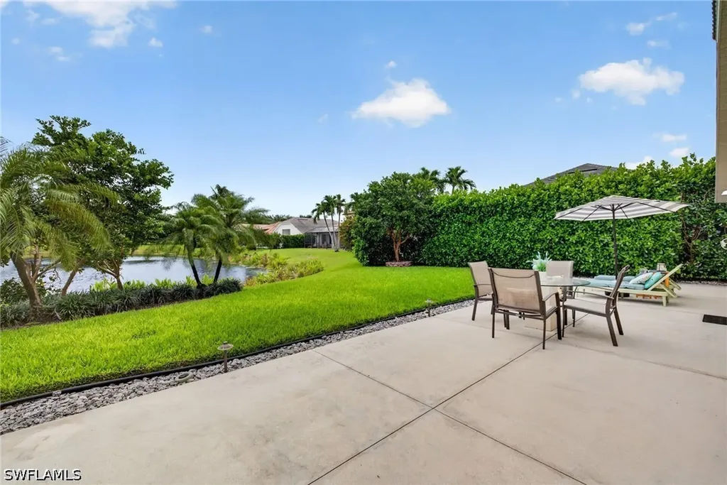 6737 Autumn Woods Boulevard Naples FL 34109