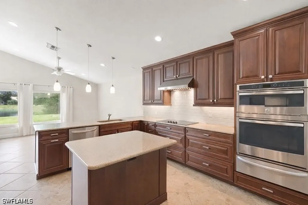 6737 Autumn Woods Boulevard Naples FL 34109