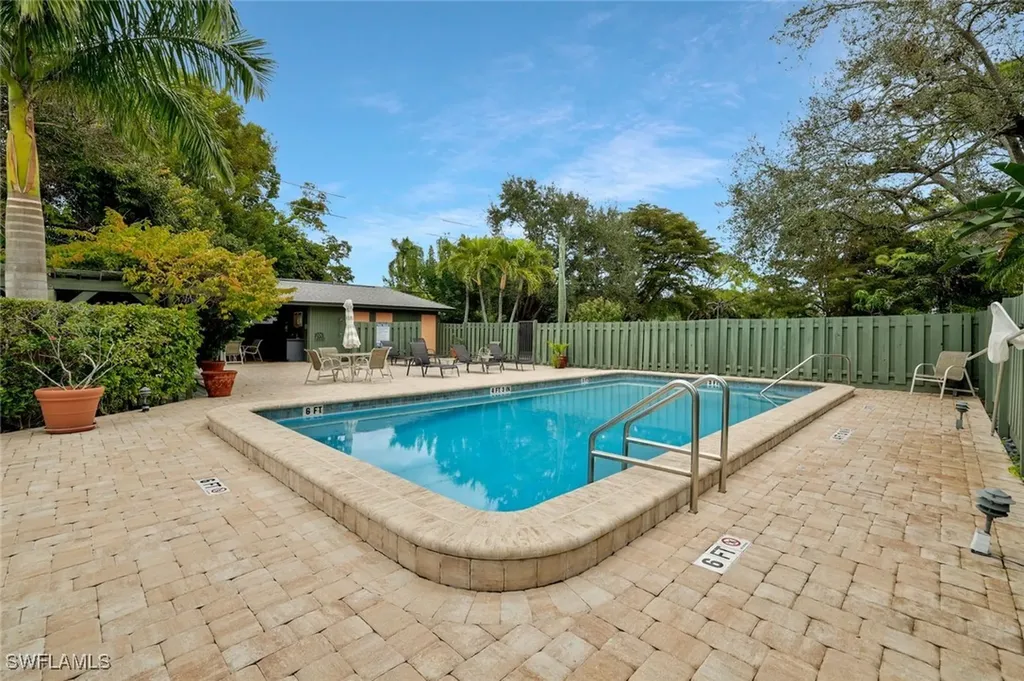 1329 Solana Road Naples FL 34103