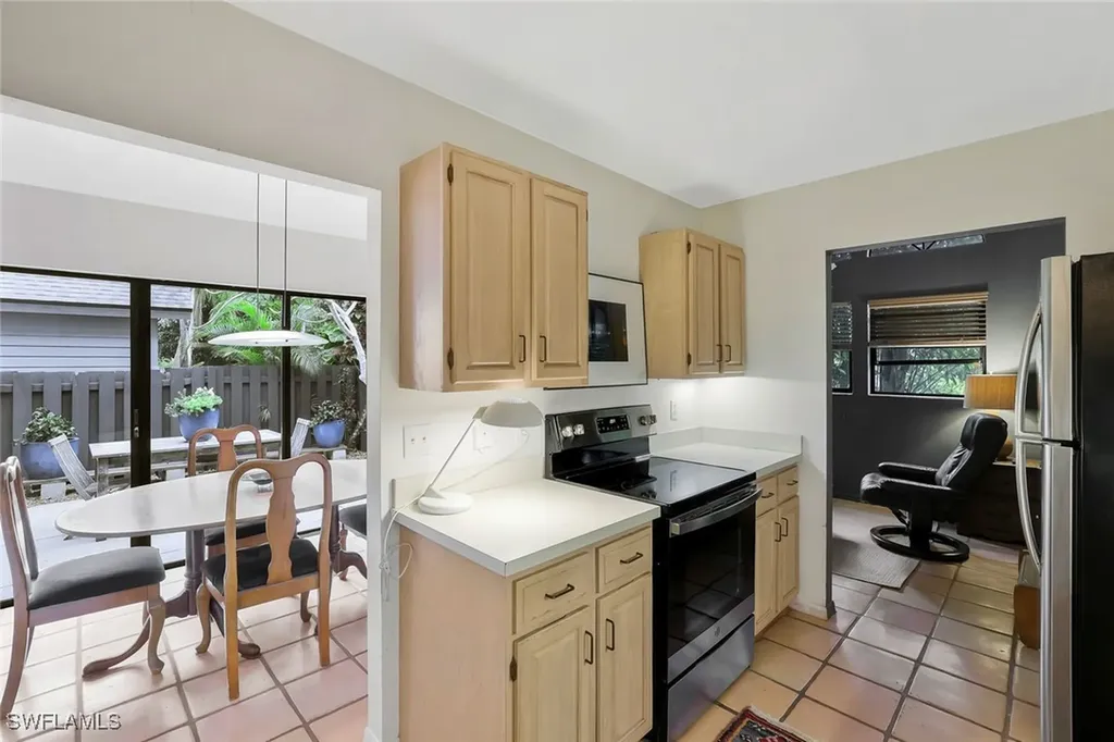 1329 Solana Road Naples FL 34103