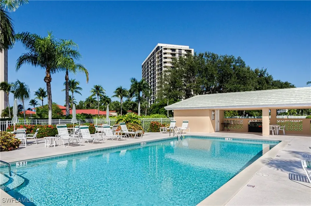 10682 Gulf Shore Drive Naples FL 34108