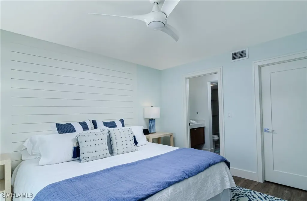 10682 Gulf Shore Drive Naples FL 34108