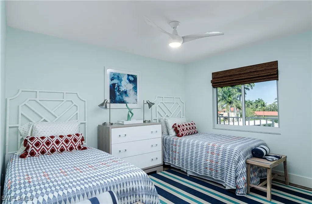 10682 Gulf Shore Drive Naples FL 34108