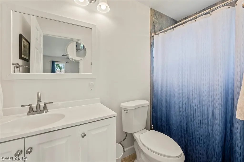 30 Kings Road Naples FL 34112