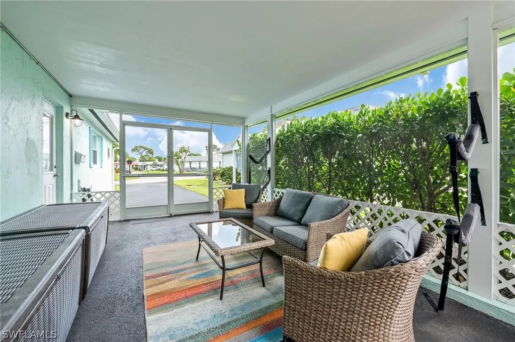 30 Kings Road Naples FL 34112