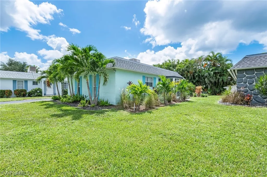 30 Kings Road Naples FL 34112