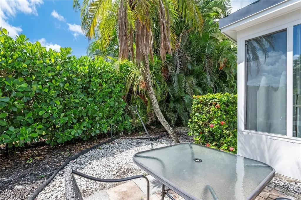 30 Kings Road Naples FL 34112