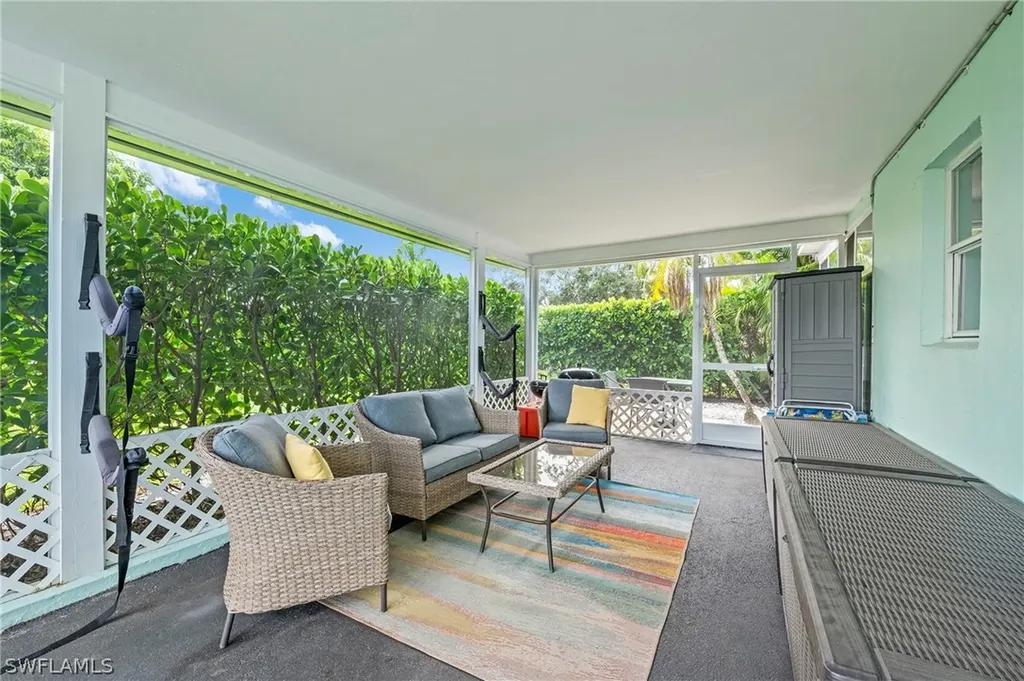 30 Kings Road Naples FL 34112