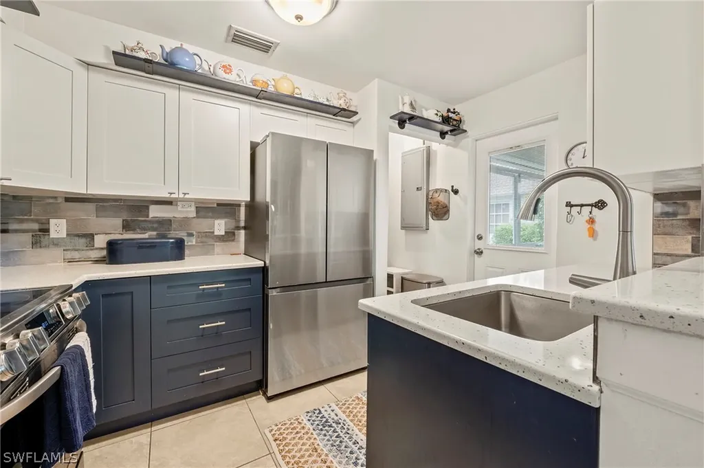 30 Kings Road Naples FL 34112