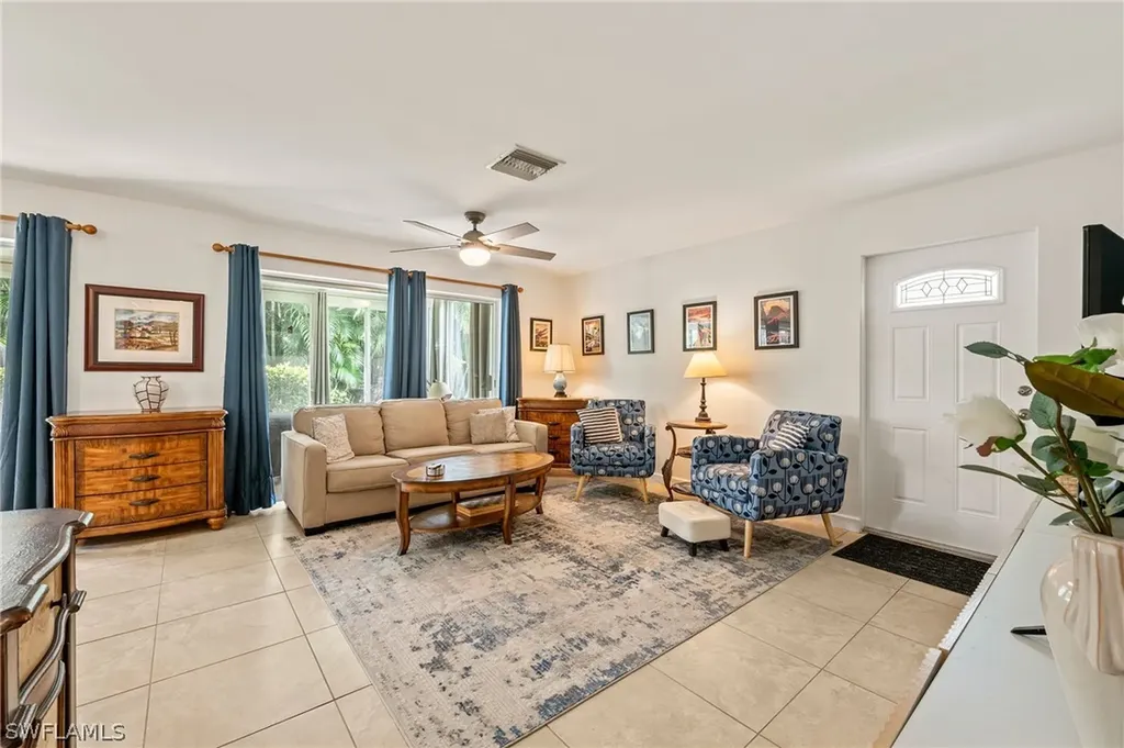 30 Kings Road Naples FL 34112
