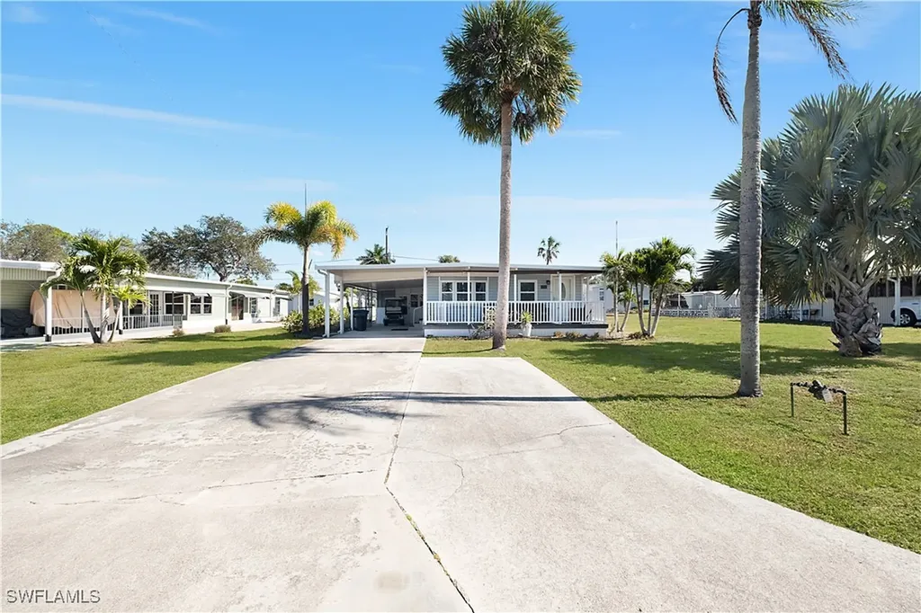 27355 Rue Viauv Avenue Bonita Springs FL 34135