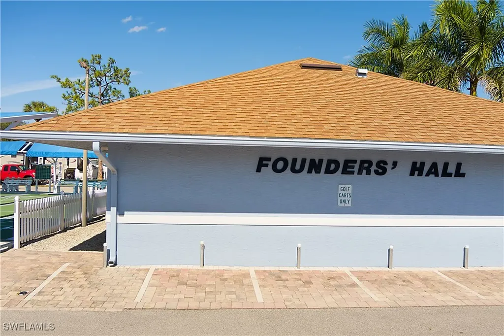 27355 Rue Viauv Avenue Bonita Springs FL 34135