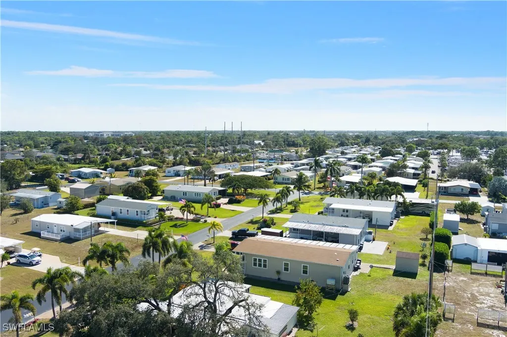 27355 Rue Viauv Avenue Bonita Springs FL 34135