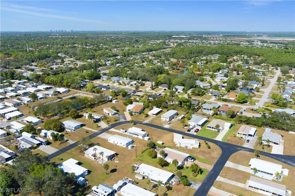 27355 Rue Viauv Avenue Bonita Springs FL 34135