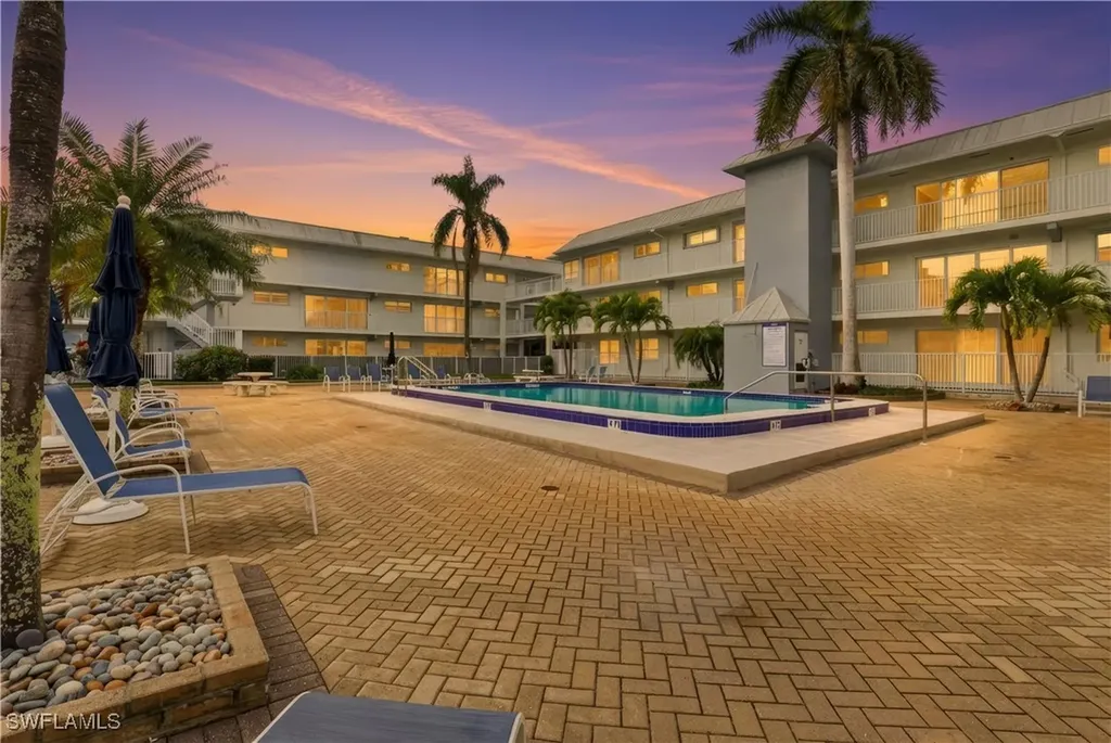 1100 8th Avenue S Naples FL 34102