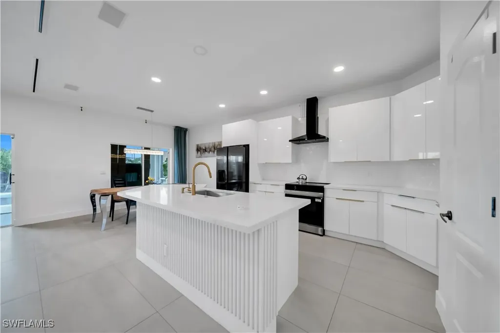 1140 NW 19th Place Cape Coral FL 33993