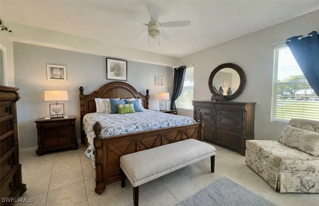 1945 Crestview Way Naples FL 34119