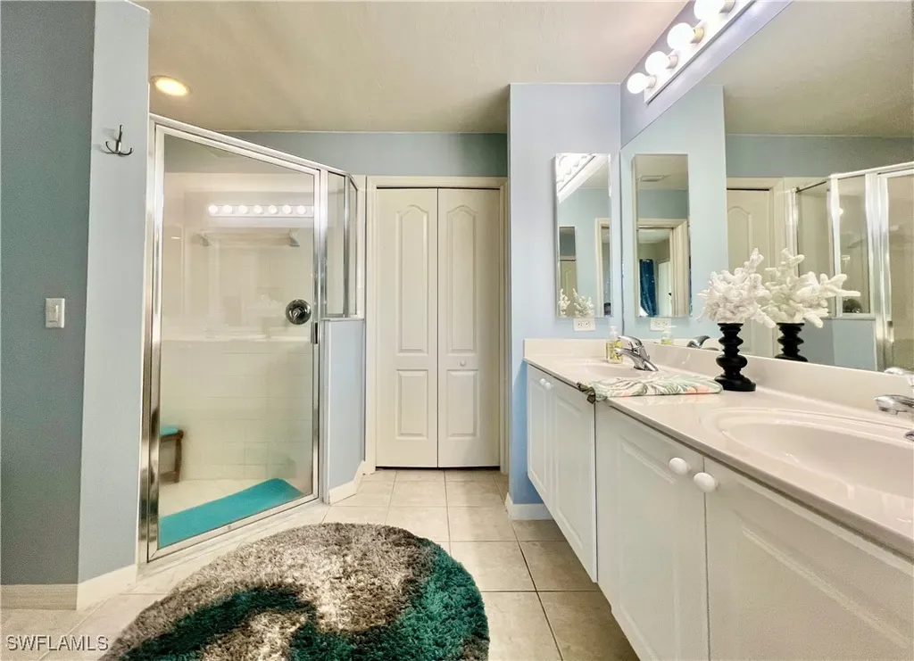 1945 Crestview Way Naples FL 34119