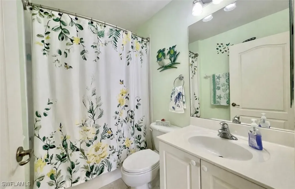 1945 Crestview Way Naples FL 34119