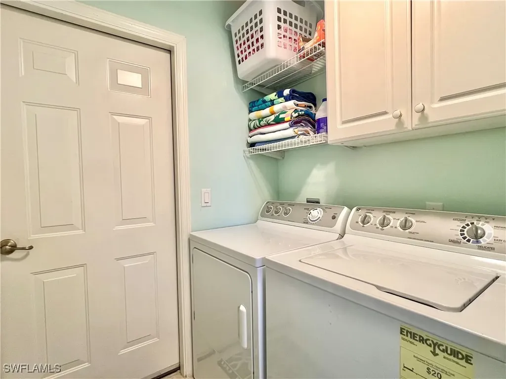 1945 Crestview Way Naples FL 34119